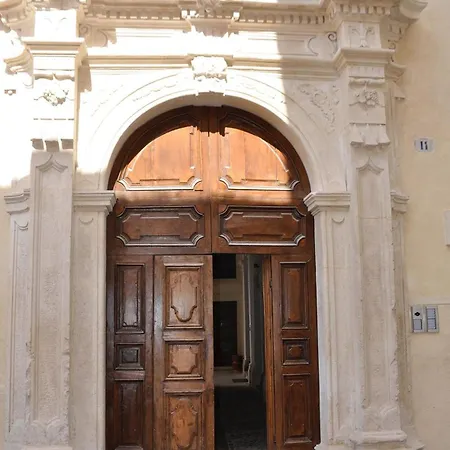Apartment Dimora Zuzi LʼAquila